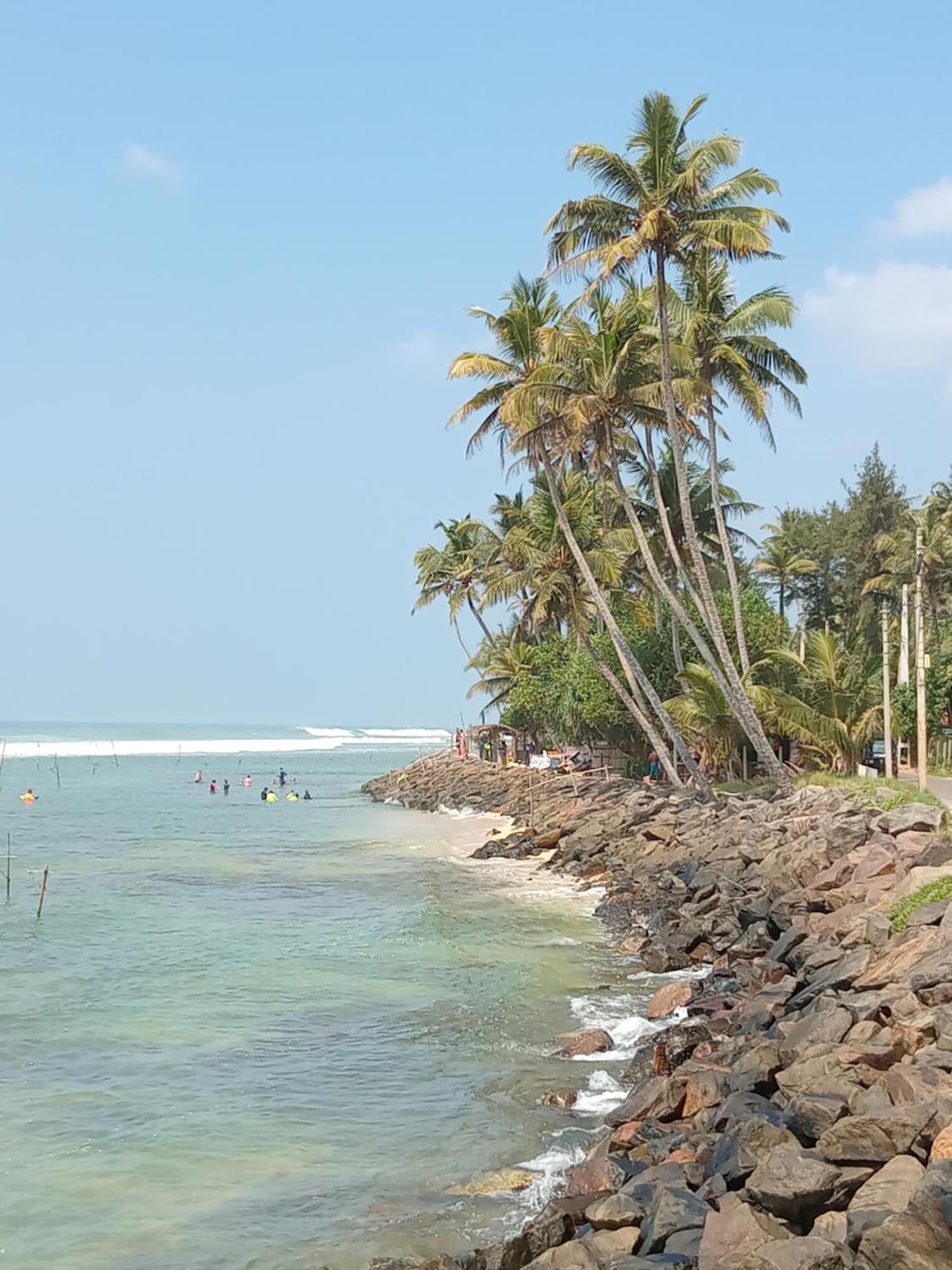 Crystal Wave Holiday Resort Polhena Matara Exterior photo