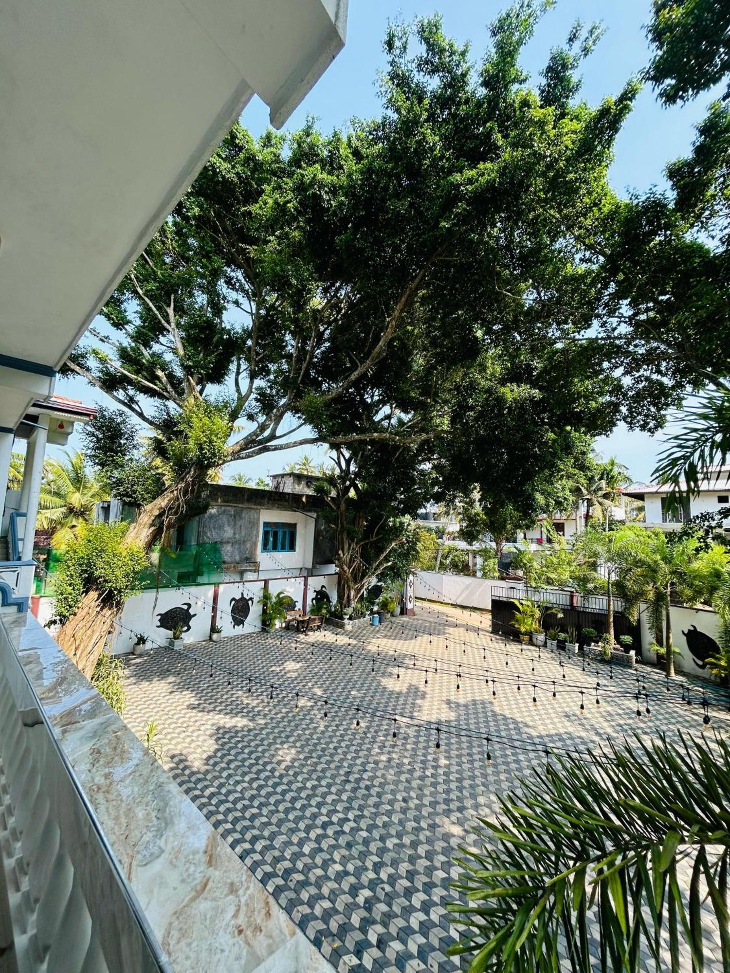Crystal Wave Holiday Resort Polhena Matara Exterior photo