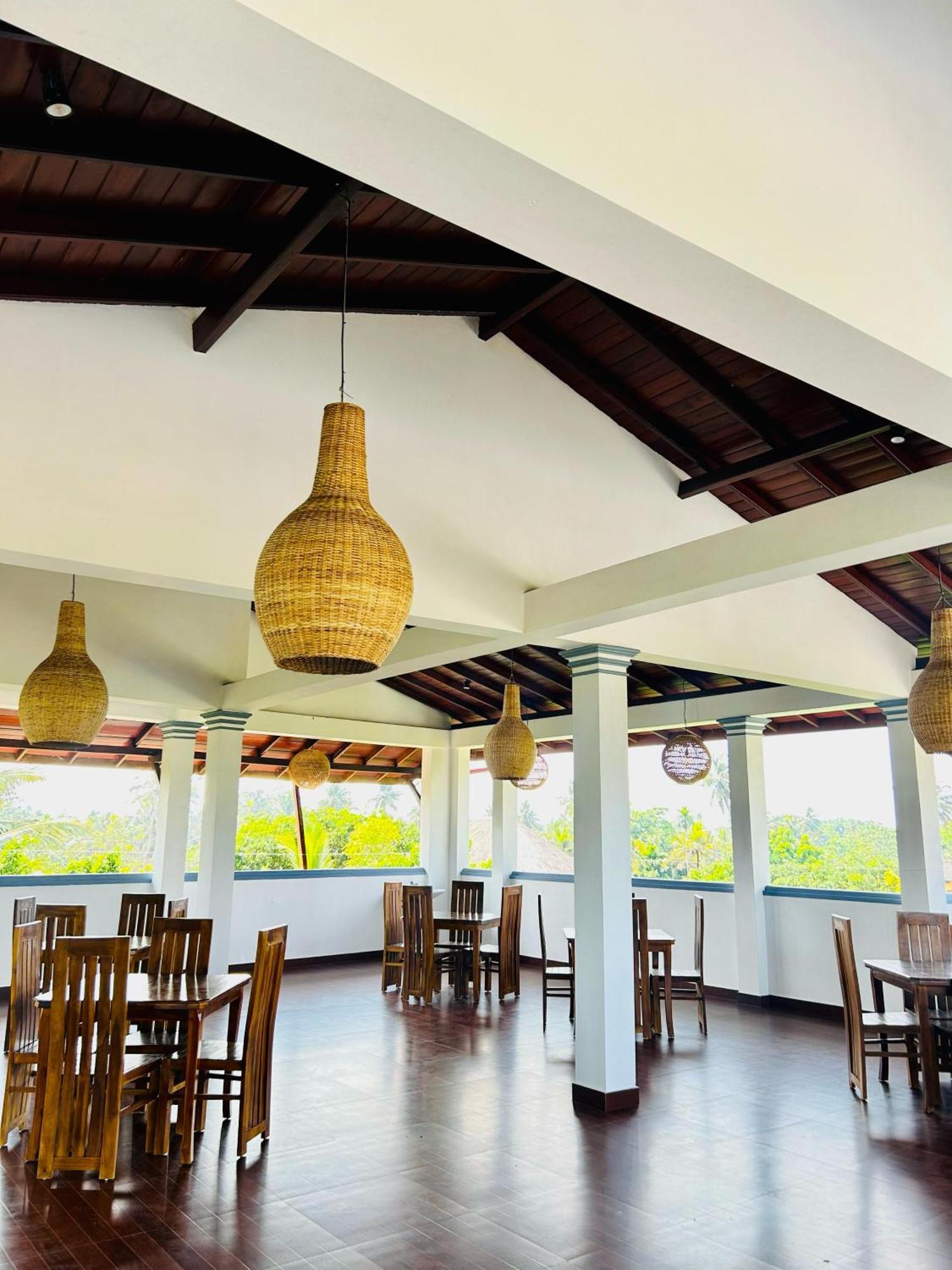 Crystal Wave Holiday Resort Polhena Matara Exterior photo